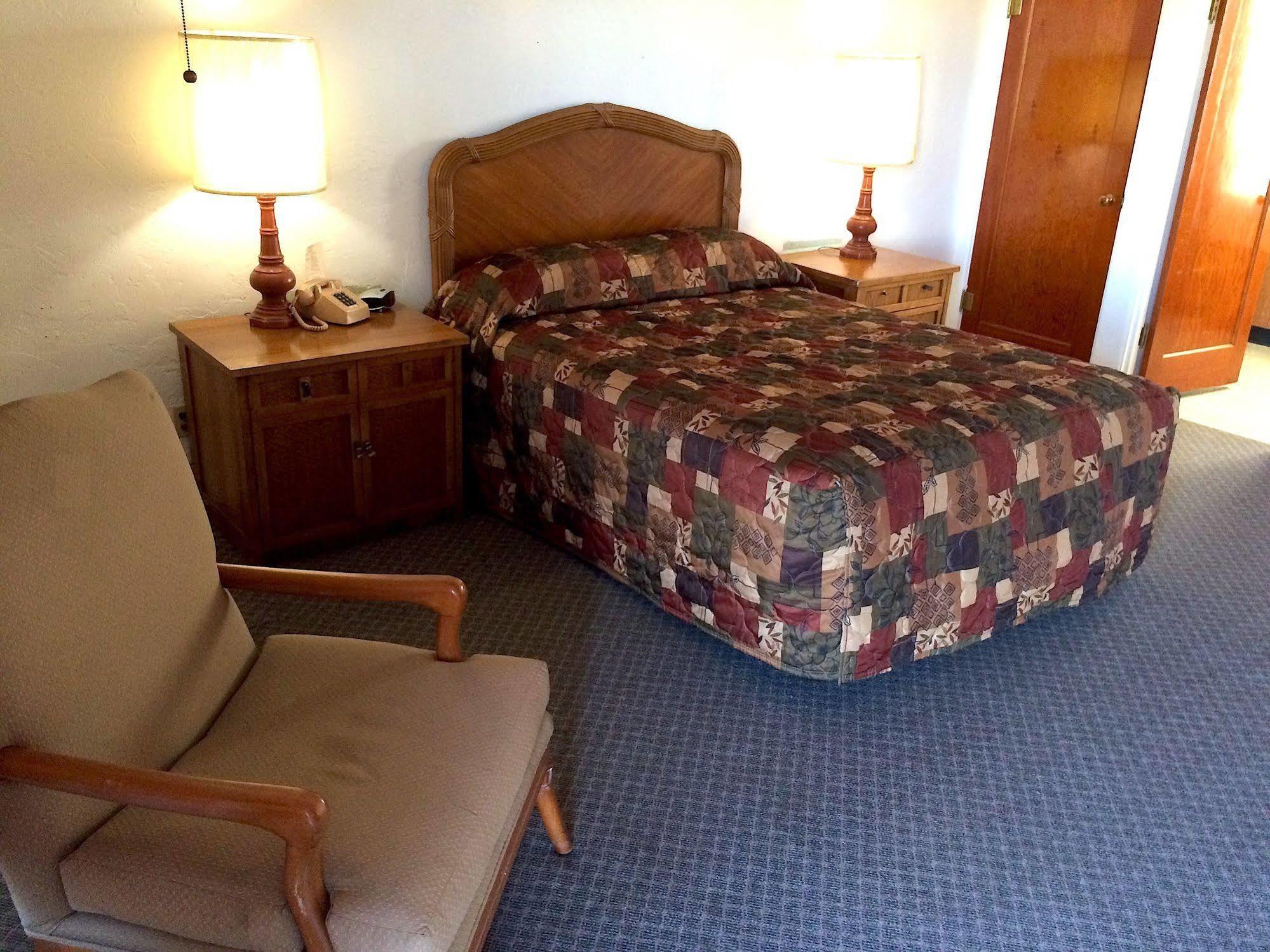 Connell Inn And Suites Bagian luar foto